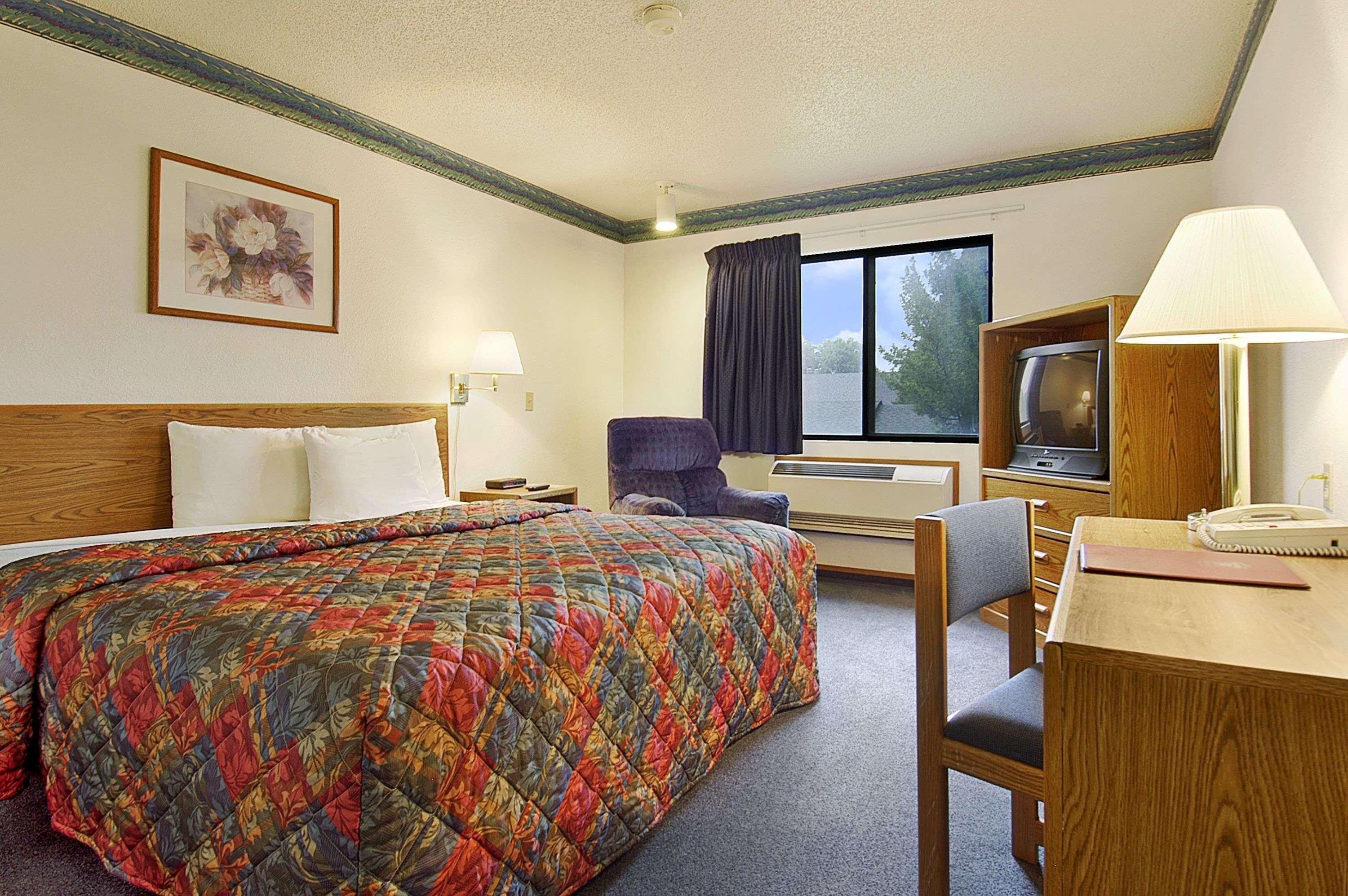 ซูเปอร์ 8 บาย วินด์แฮม โอมาฮา/เวสต์ ดอดจ์ Motel ภายนอก รูปภาพ